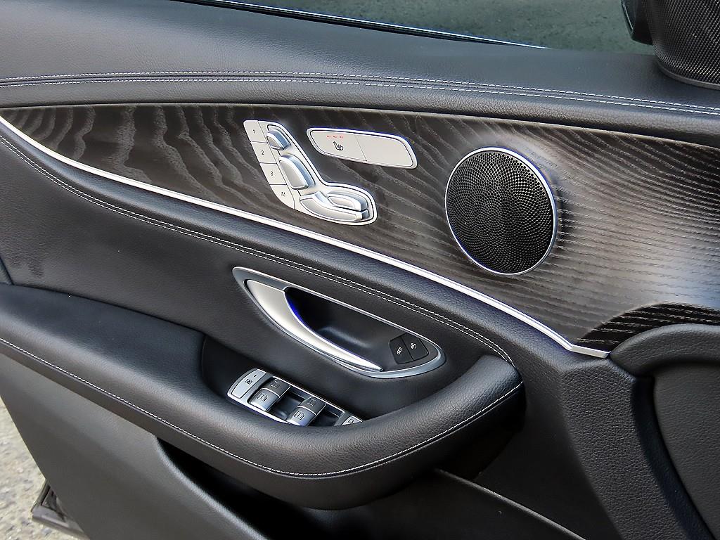 Mercedes Benz E class - Vista 12