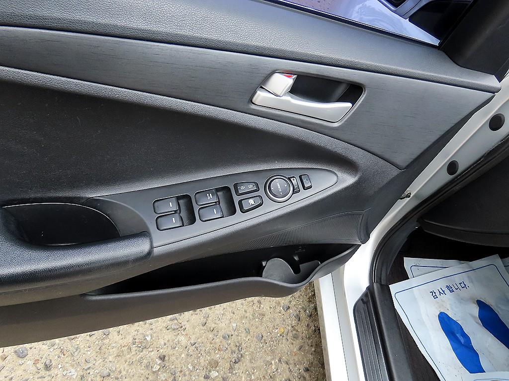 HYUNDAI Sonata - Vista 11