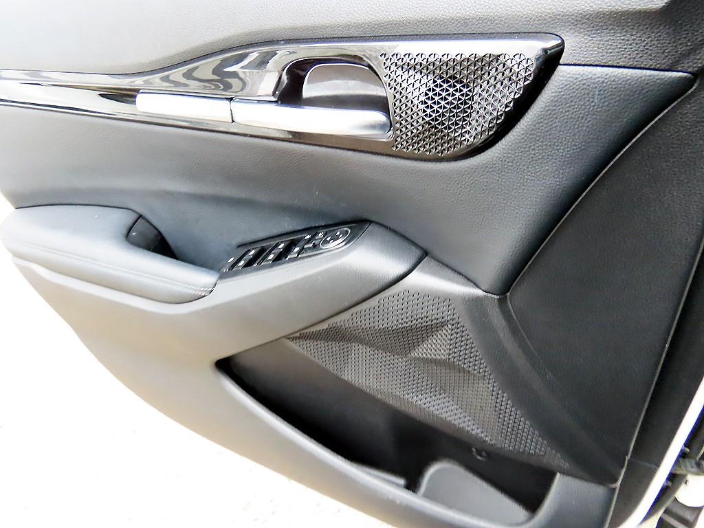 KIA Seltos - Vista 11