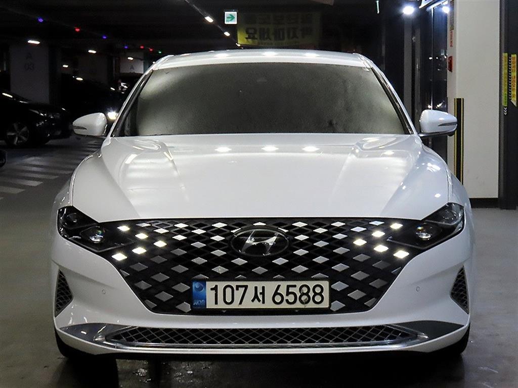 HYUNDAI Grandeur - Vista 2