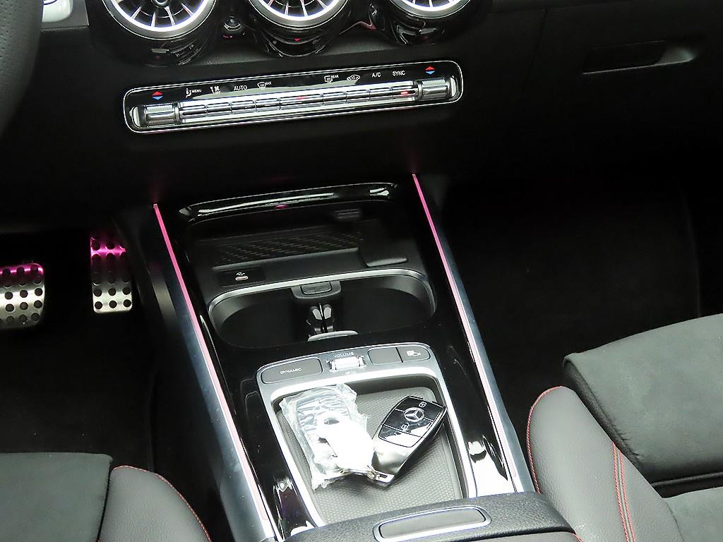 Mercedes Benz GLB Class - Vista 11