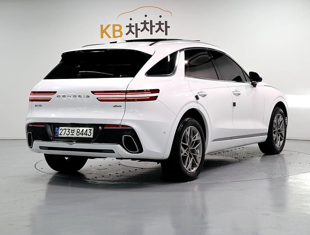 Genesis GV70 - Vista 4