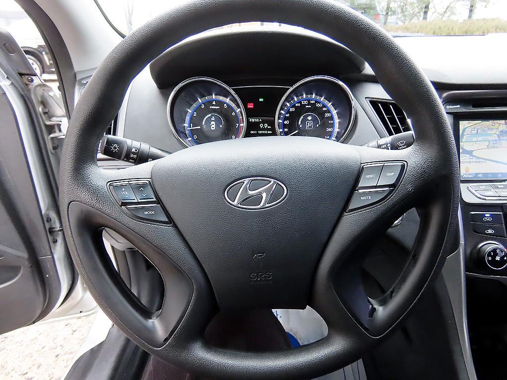 HYUNDAI Sonata - Vista 8