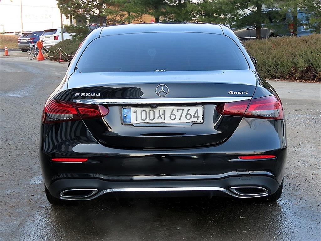 Mercedes Benz E class - Vista 4