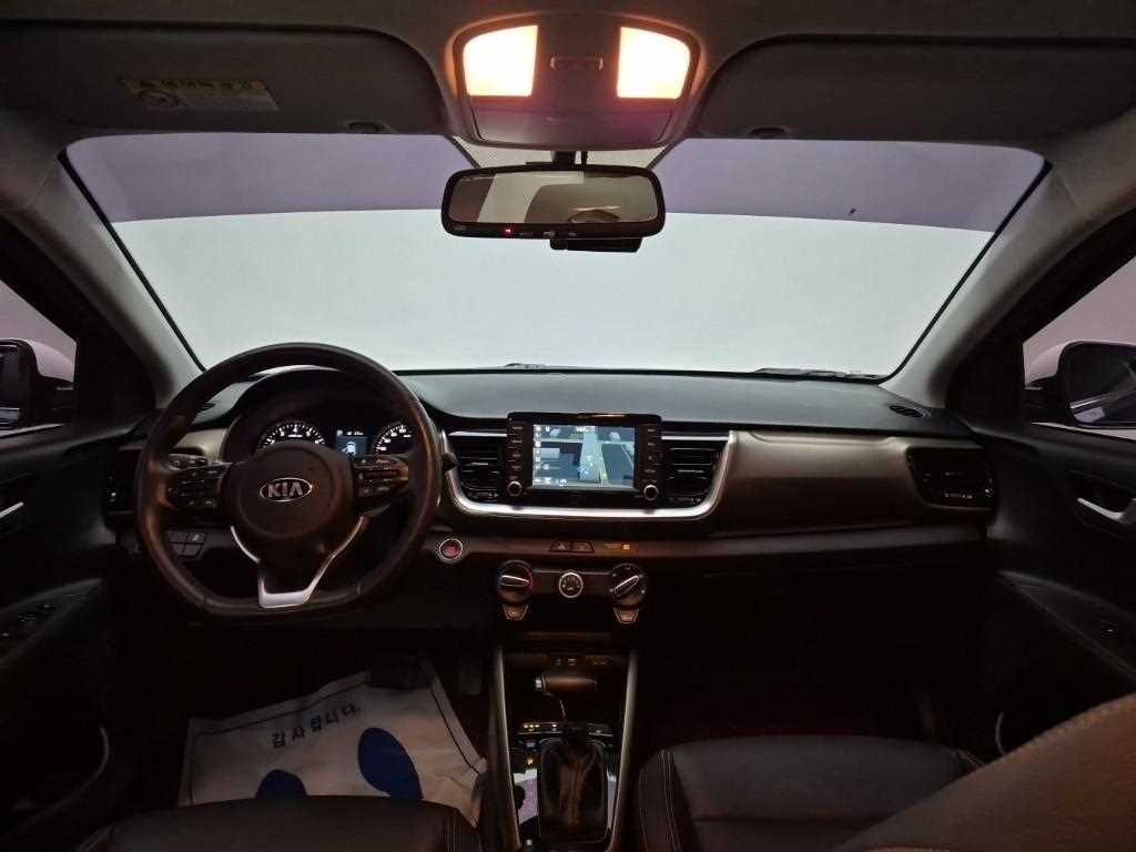 KIA Stonic - Vista 7