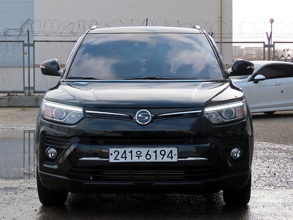 Ssangyong Tivoli 2021 Negro - Importación desde Corea - HF Imports Iquique - Foto 1