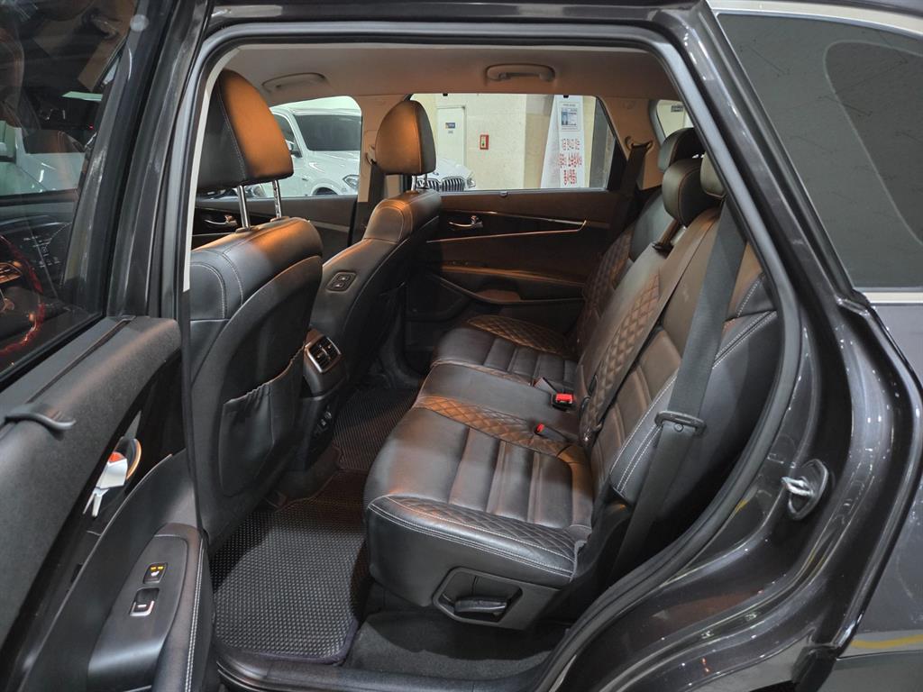 KIA Sorento - Vista 7
