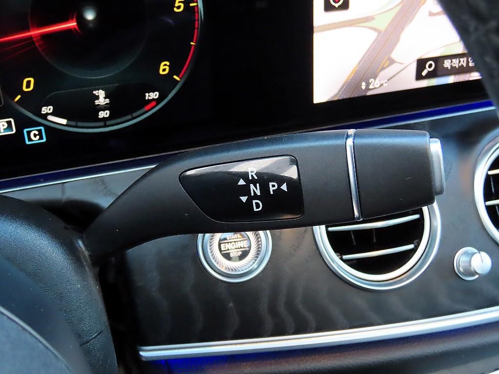 Mercedes Benz E class - Vista 10