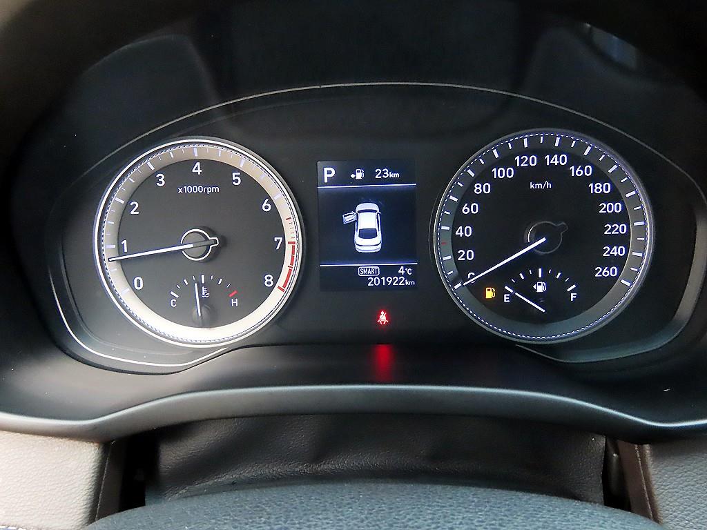 HYUNDAI Grandeur - Vista 9