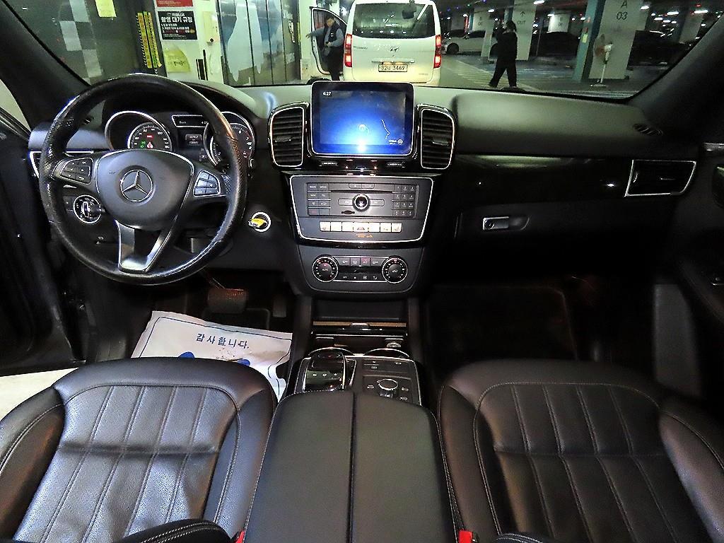 Mercedes Benz GLE Class - Vista 10