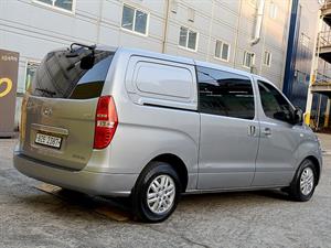 HYUNDAI Starex - Vista 8