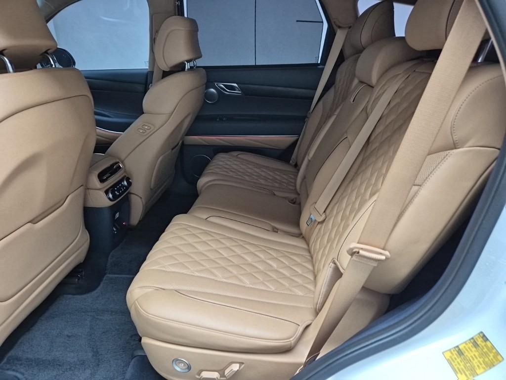 Genesis GV80 - Vista 11