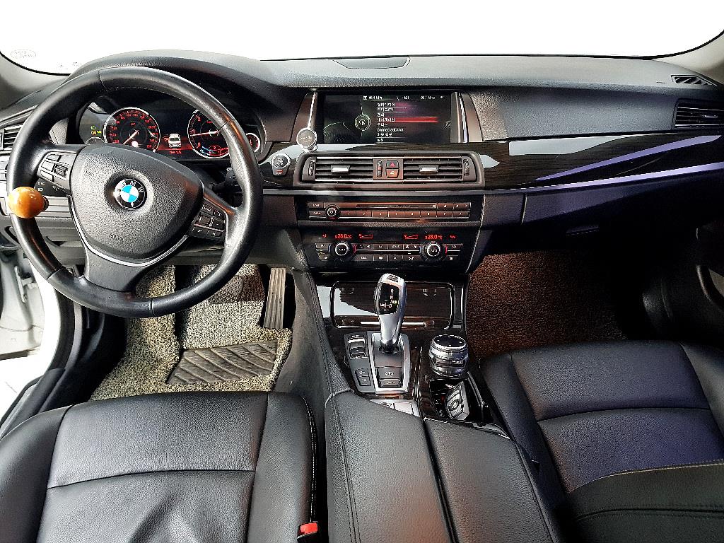 BMW 5 Series - Vista 5