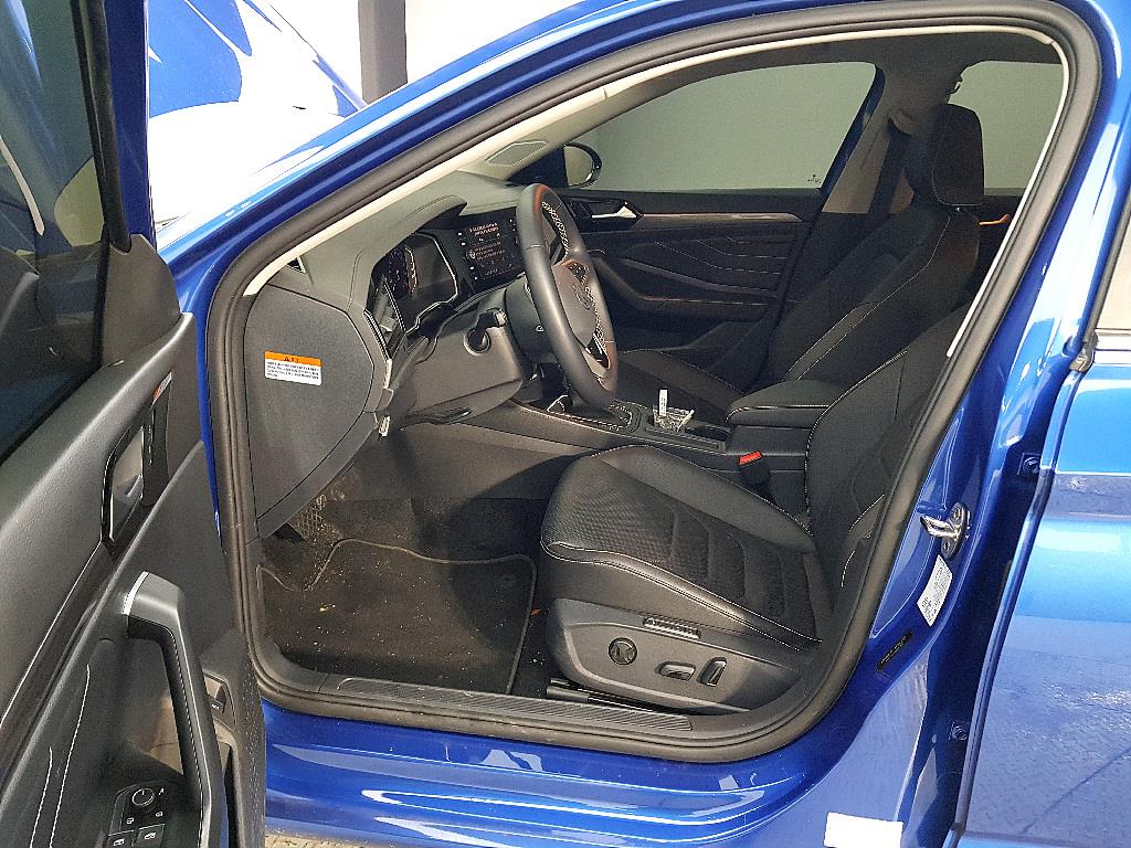 Volkswagen Jetta - Vista 8