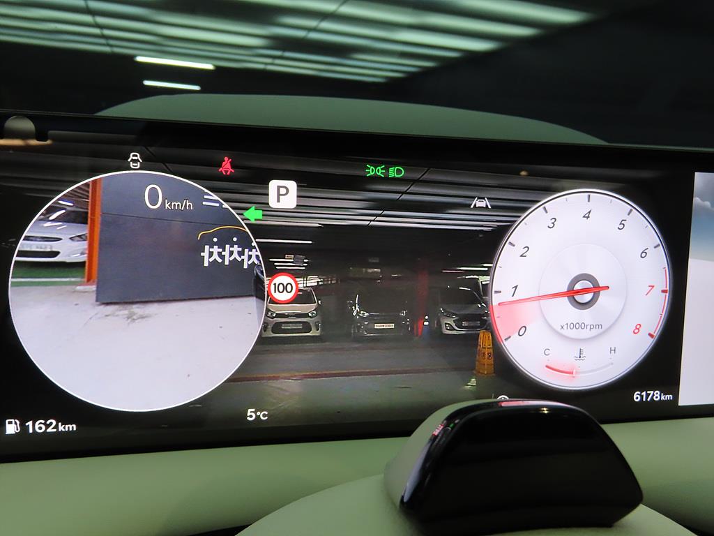 Genesis G80 - Vista 10