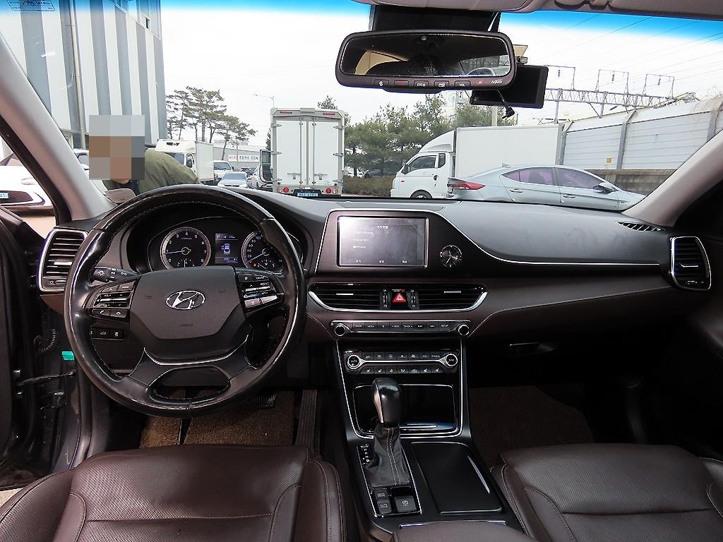 HYUNDAI Grandeur - Vista 7