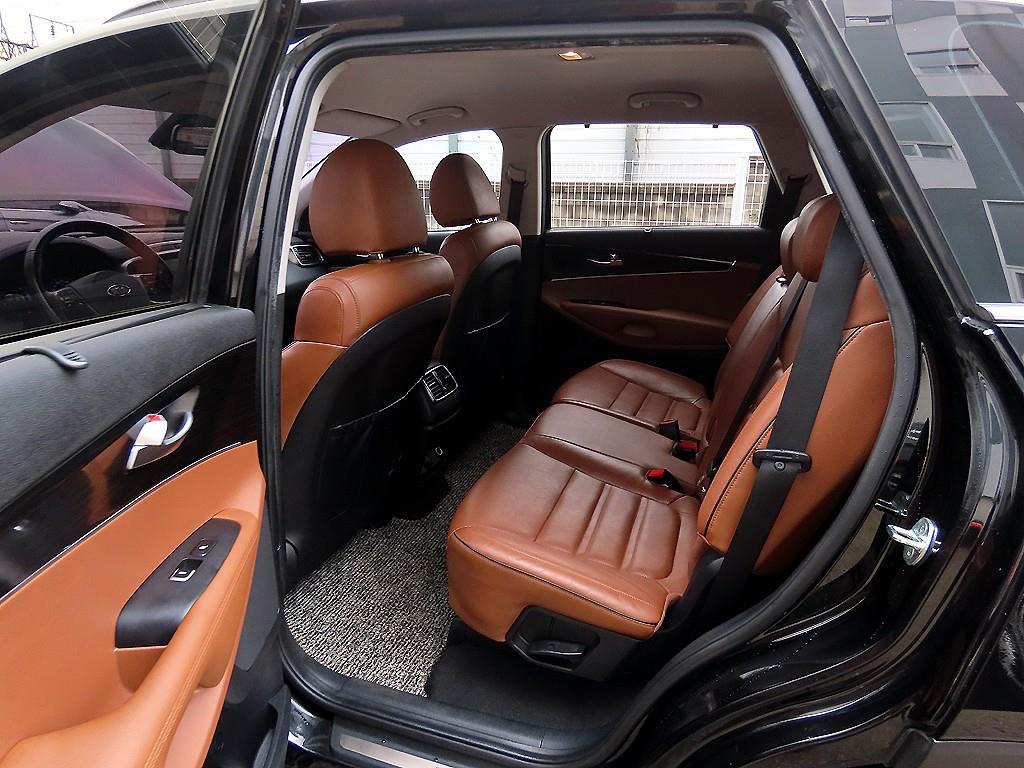 KIA Sorento - Vista 6