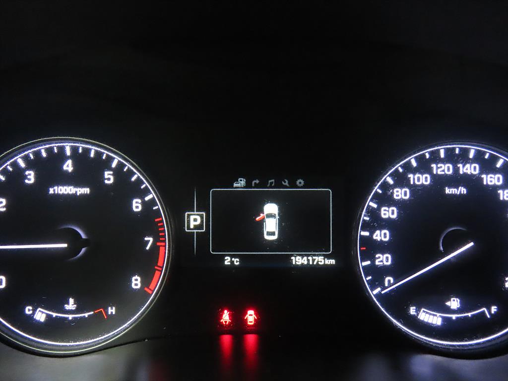 HYUNDAI Genesis - Vista 11