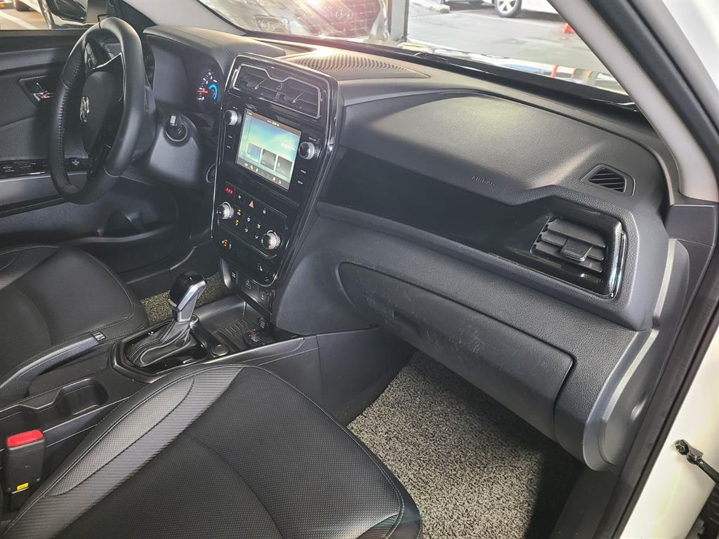 Ssangyong Tivoli - Vista 9