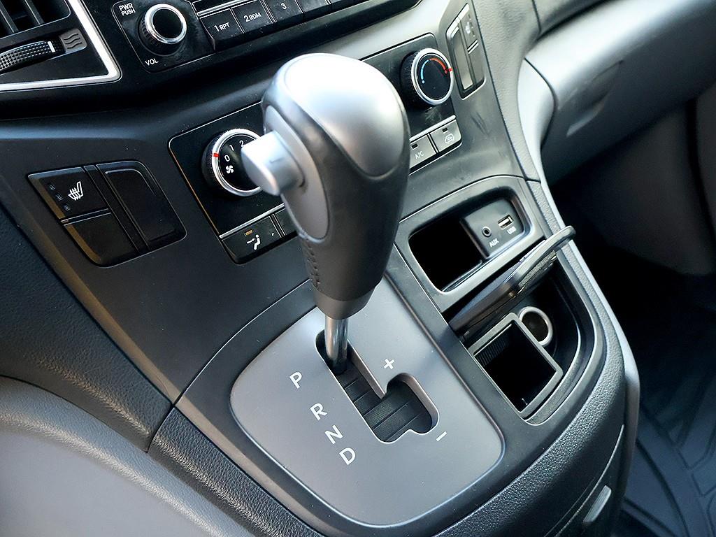 HYUNDAI Starex 2019 Gris - Importación desde Corea - HF Imports Iquique - Foto 7