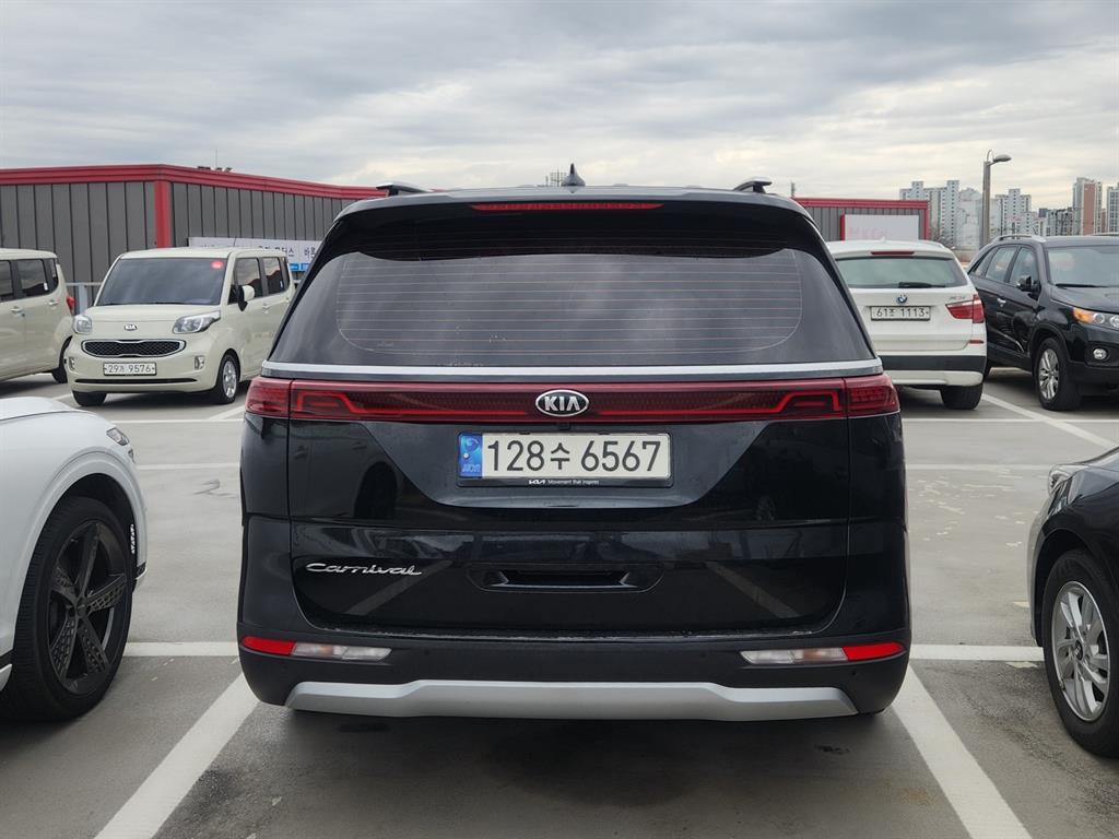 KIA Carnival - Vista 2