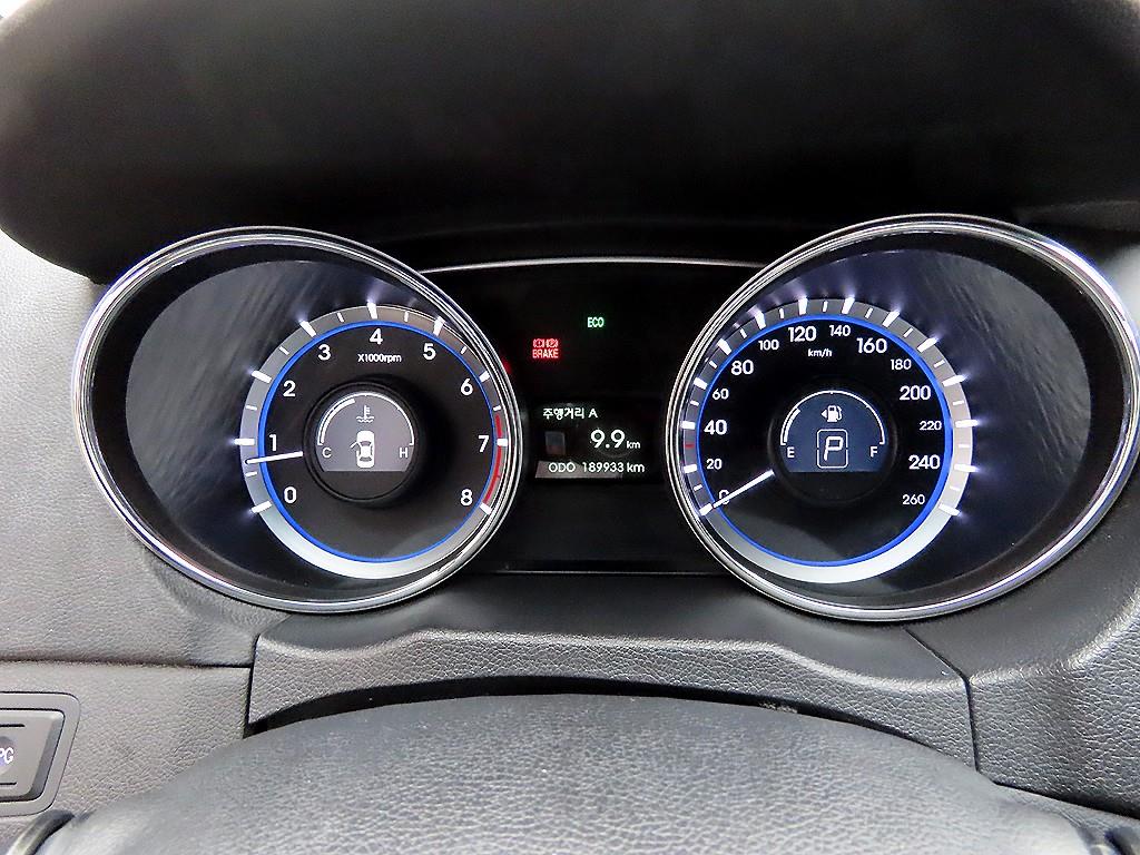 HYUNDAI Sonata - Vista 9