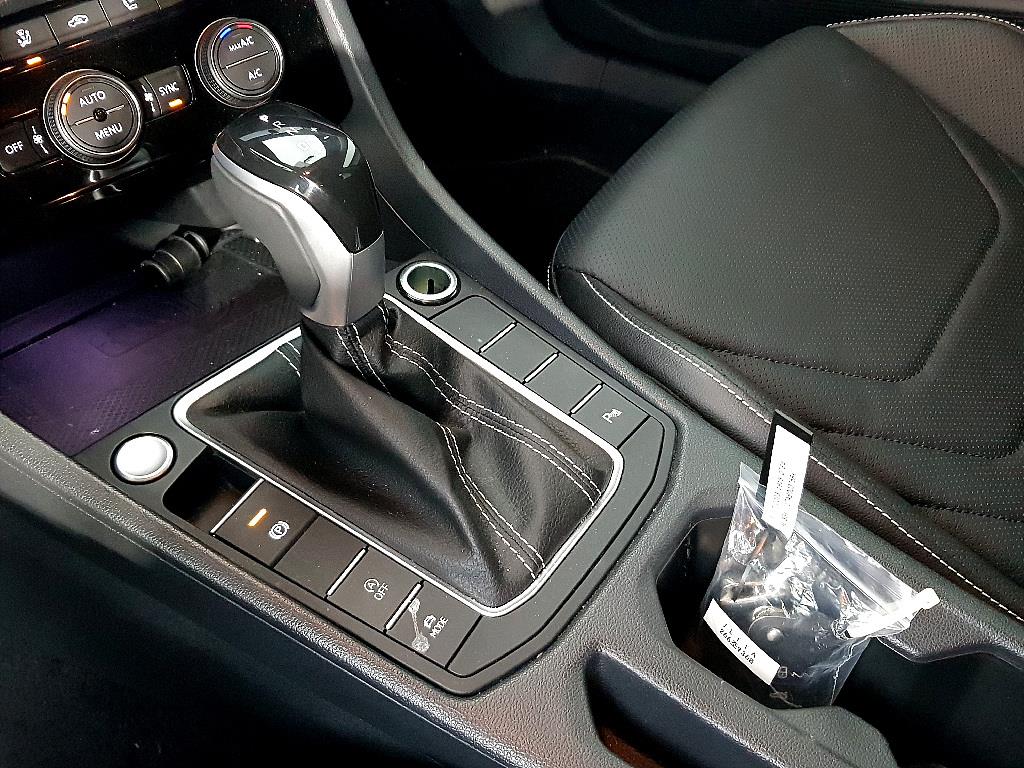 Volkswagen Jetta - Vista 12