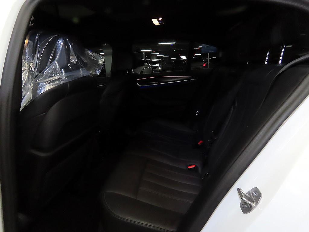 BMW 5 Series - Vista 7