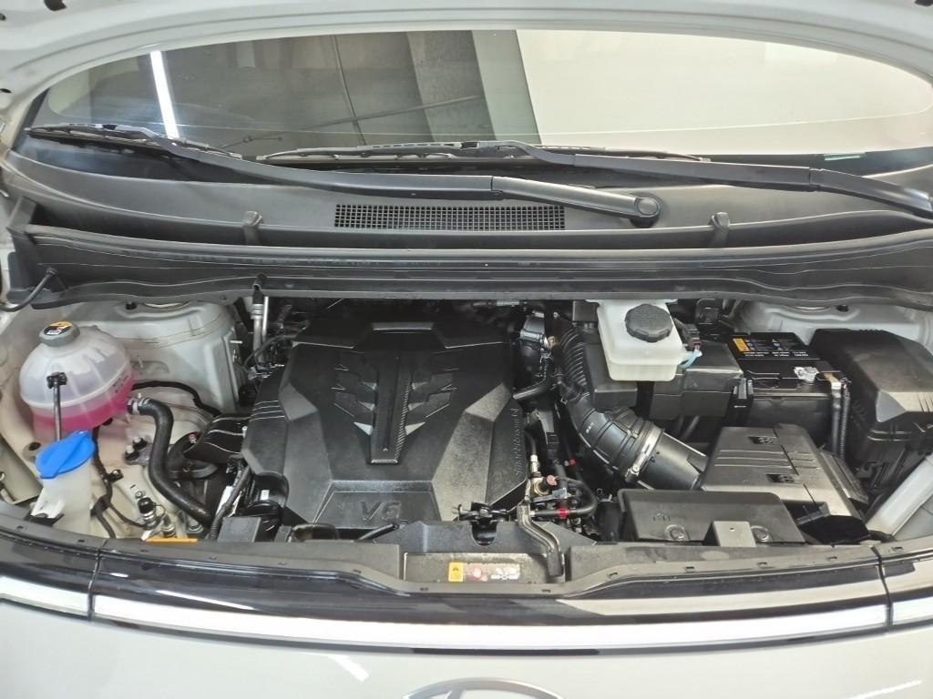 HYUNDAI Staria - Vista 5