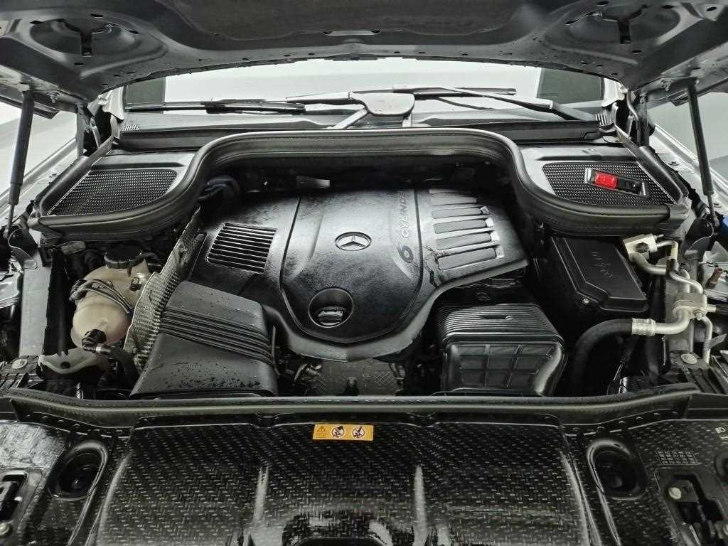 Mercedes Benz GLE Class - Vista 5