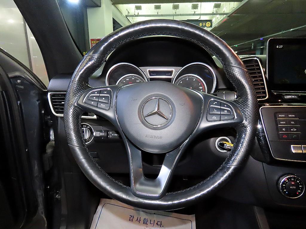 Mercedes Benz GLE Class - Vista 8