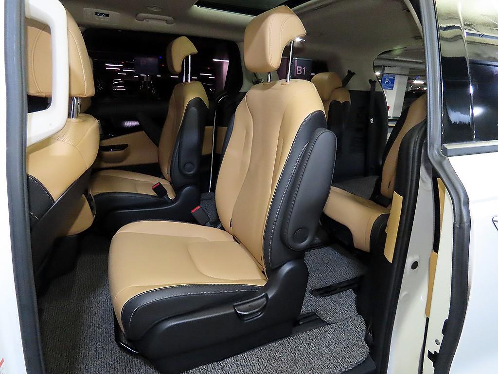 KIA Carnival - Vista 7