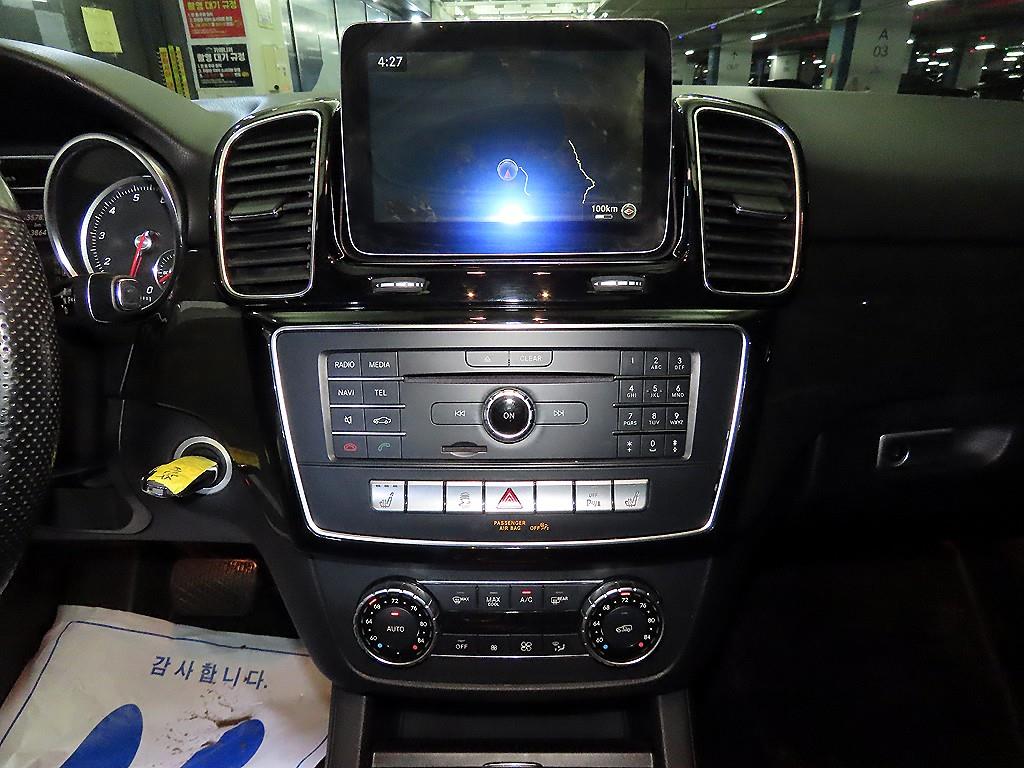 Mercedes Benz GLE Class - Vista 11