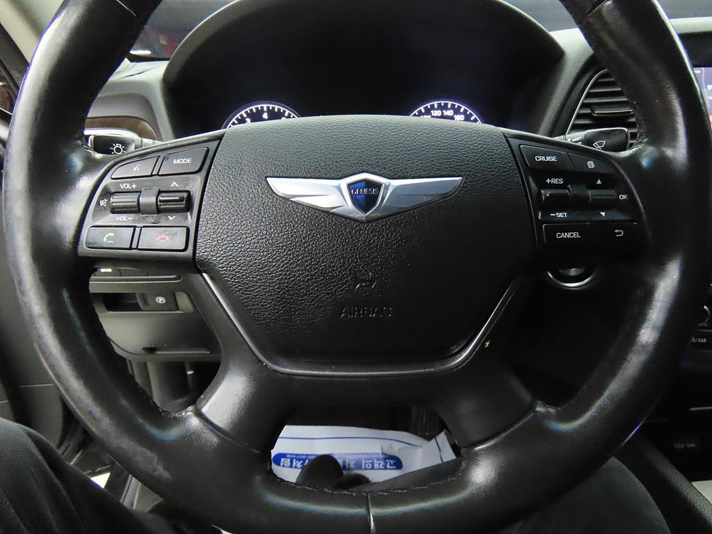 HYUNDAI Genesis - Vista 8