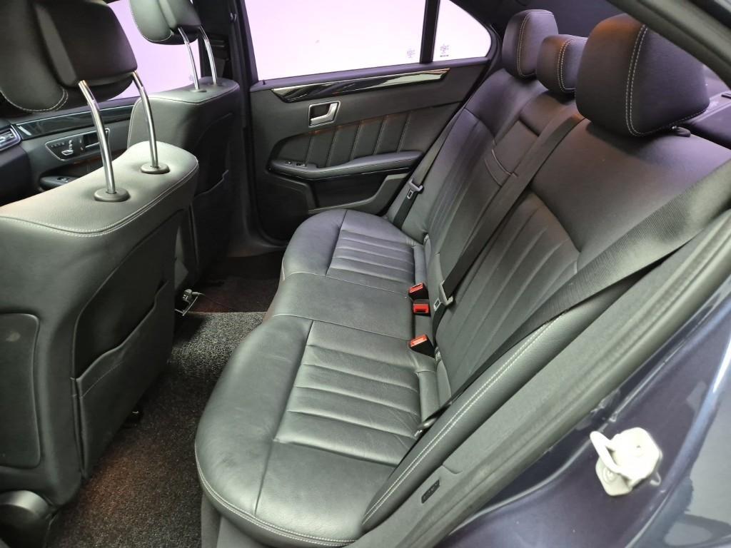 Mercedes Benz E class - Vista 11