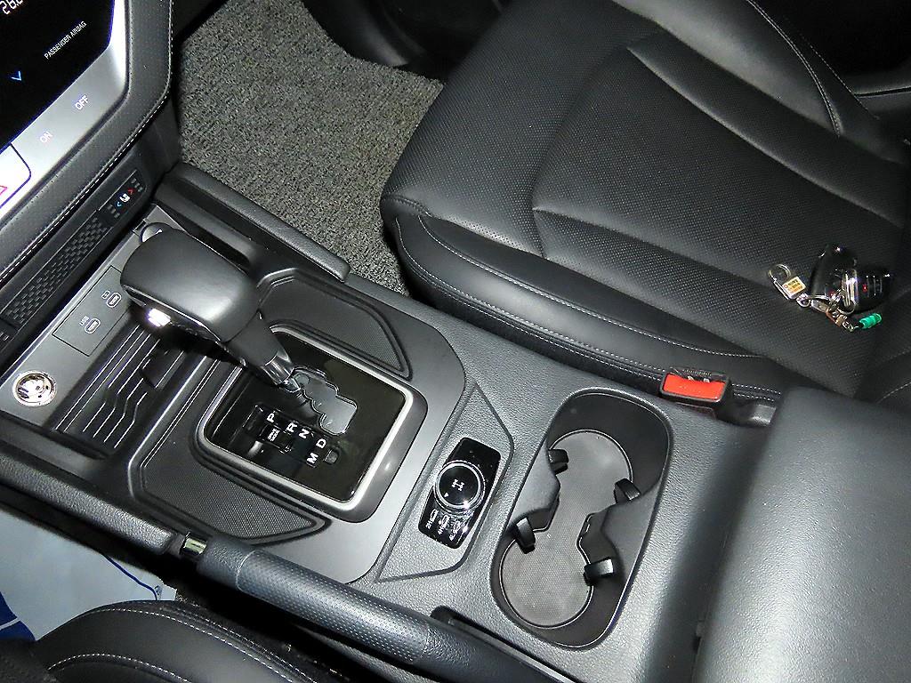 Ssangyong Rexton - Vista 11