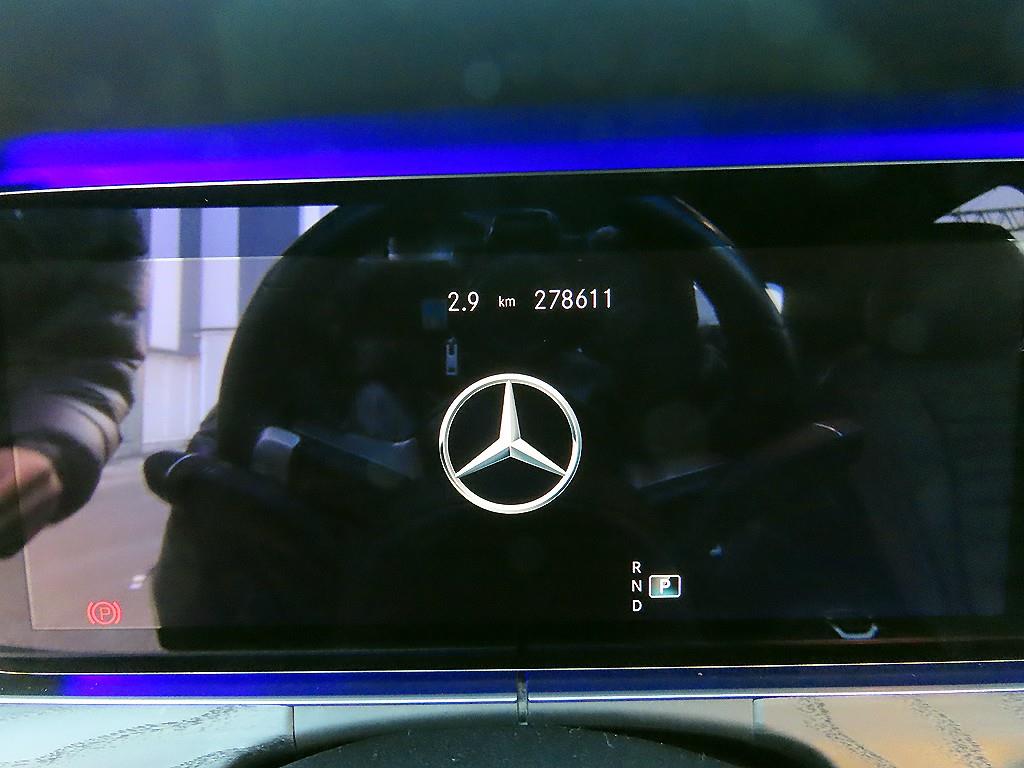 Mercedes Benz E class - Vista 9