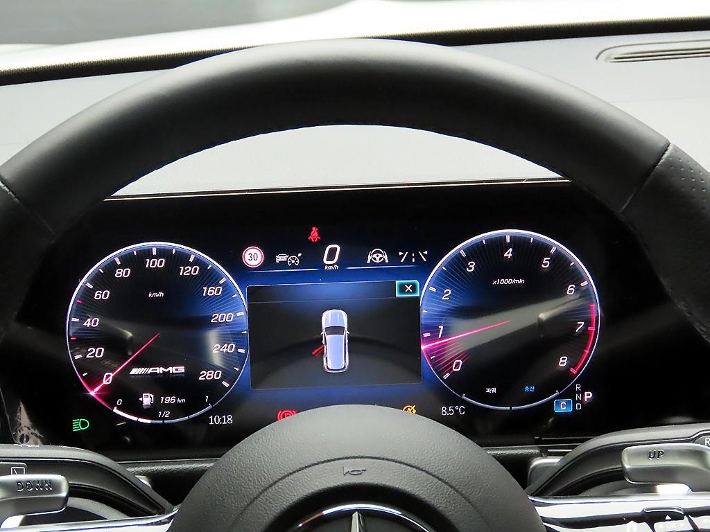 Mercedes Benz GLB Class - Vista 7