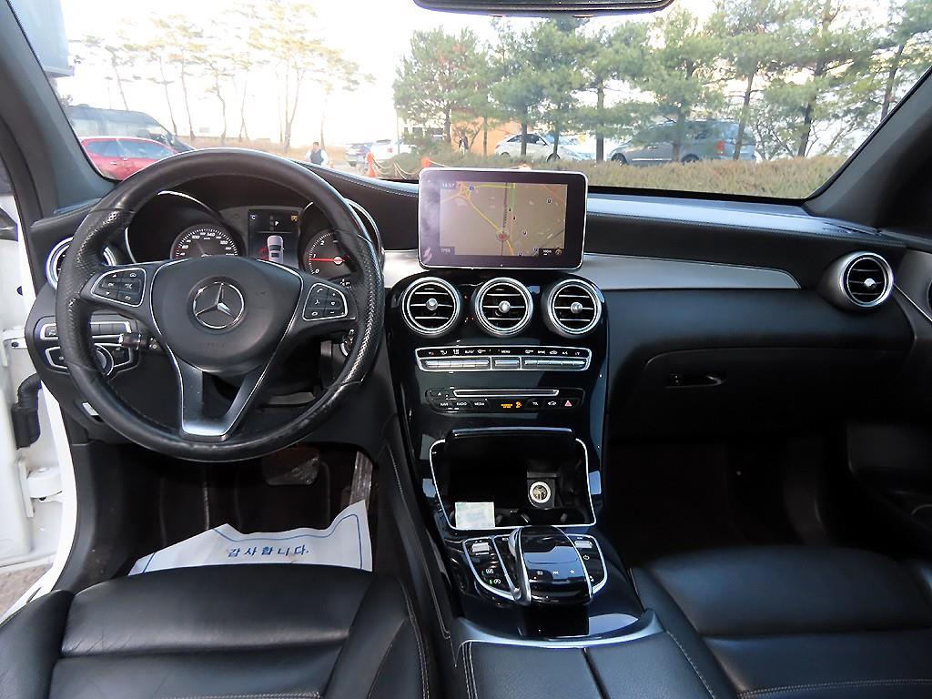 Mercedes Benz GLC Class - Vista 7