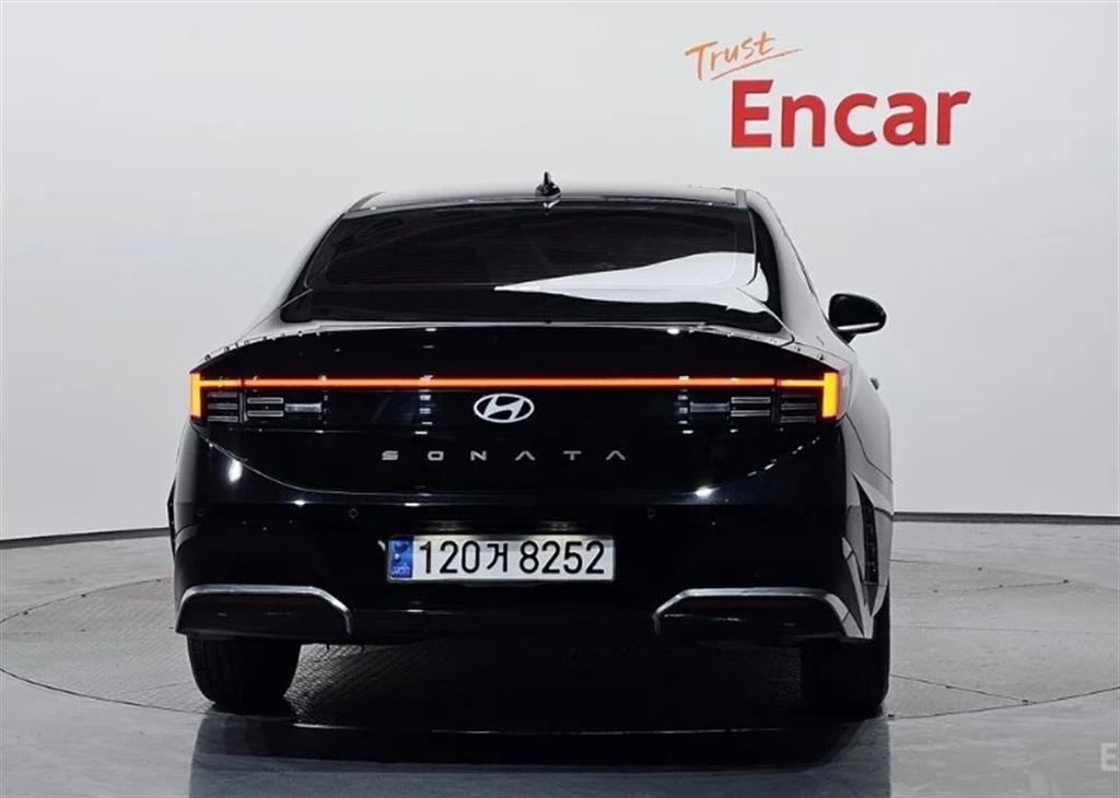 HYUNDAI Sonata - Vista 4