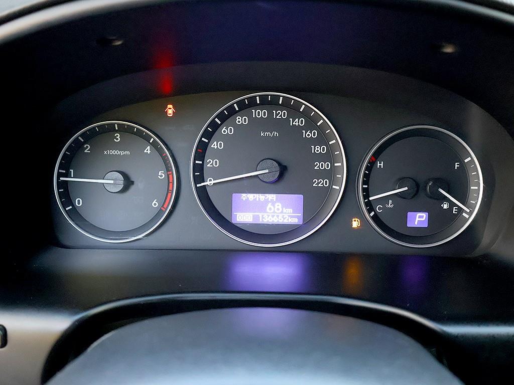 HYUNDAI Starex - Vista 11