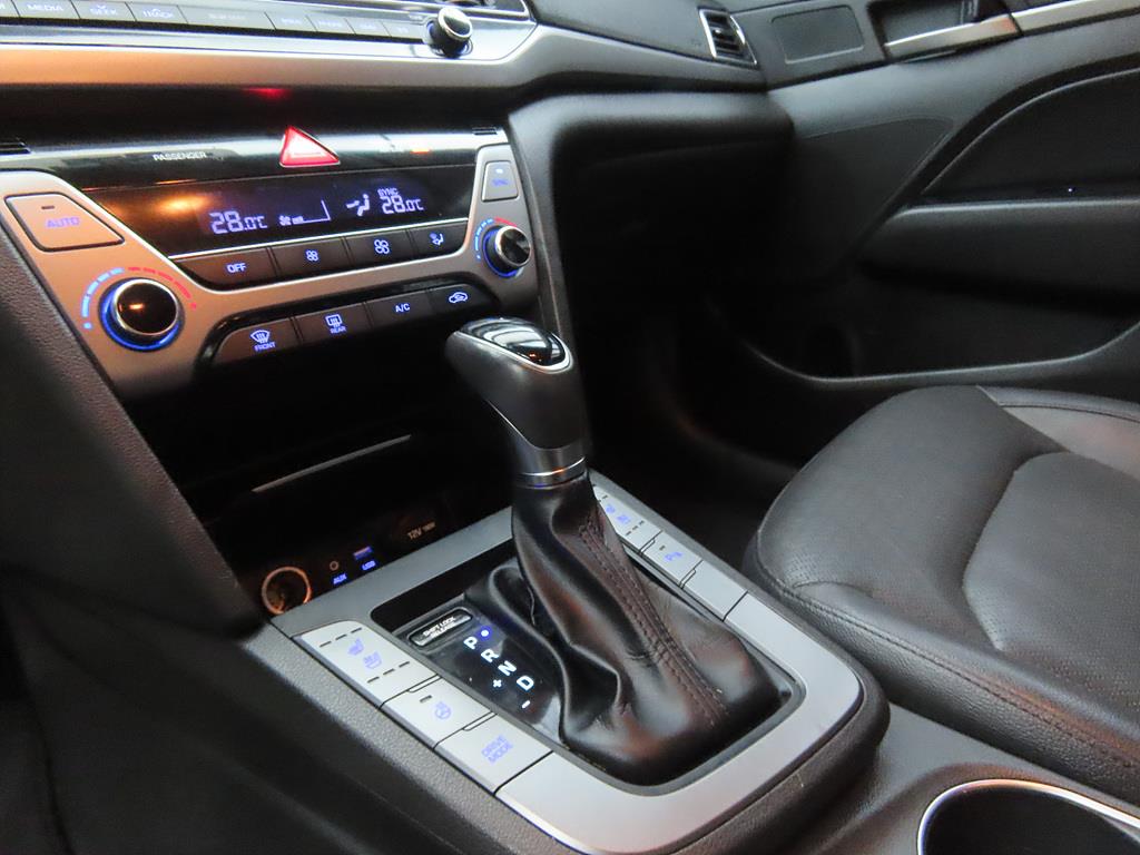 HYUNDAI Avante - Vista 11