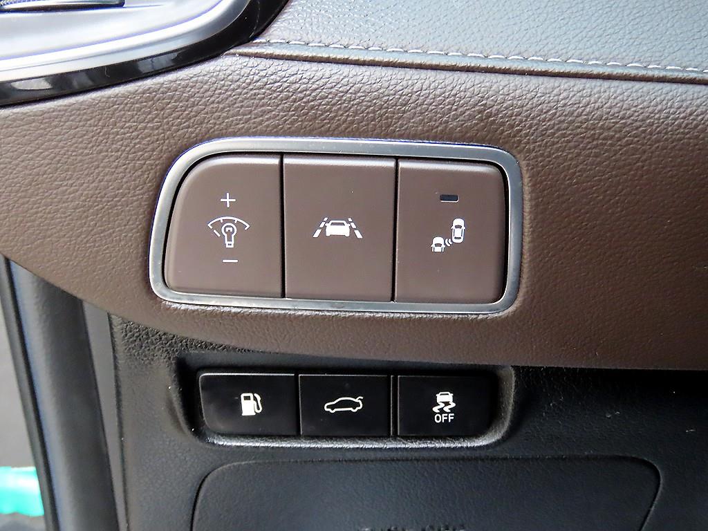 HYUNDAI Grandeur - Vista 12