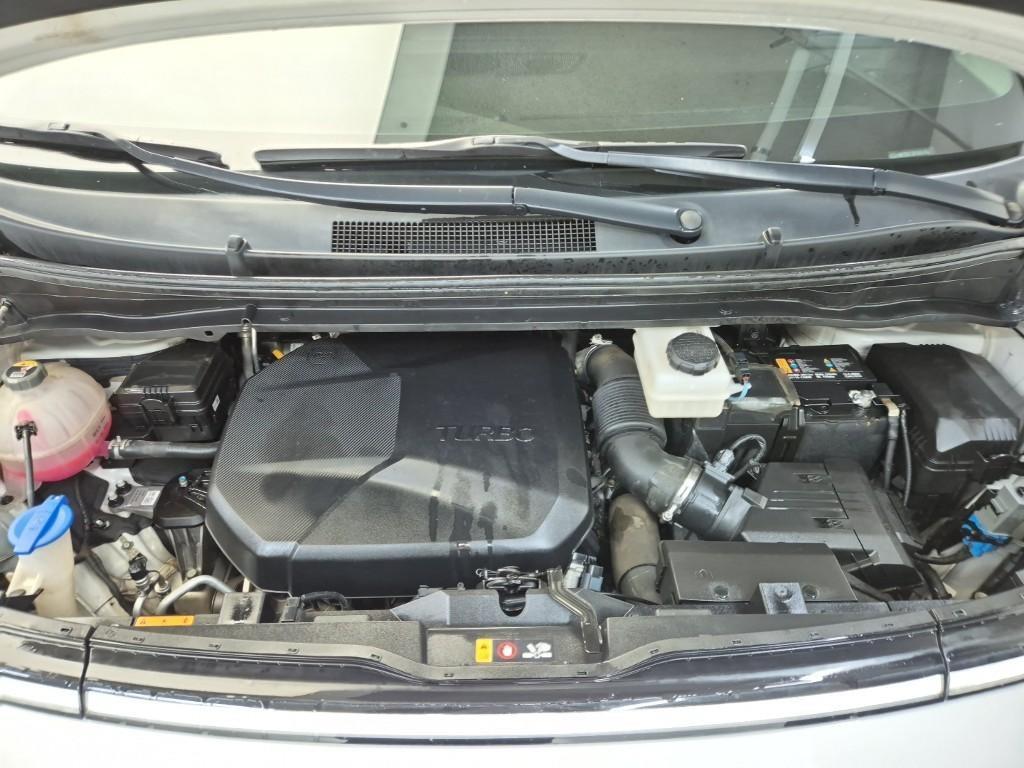 HYUNDAI Staria - Vista 5