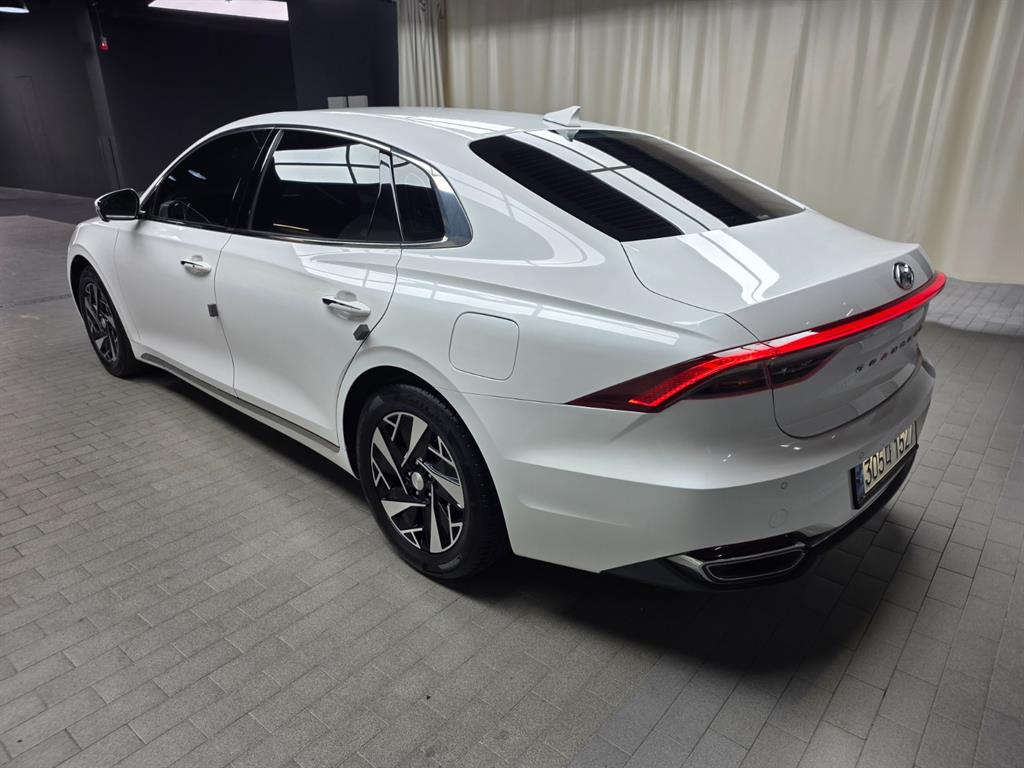 HYUNDAI Grandeur - Vista 6