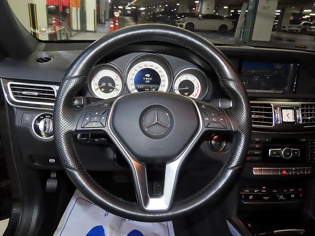 Mercedes Benz E class - Vista 8