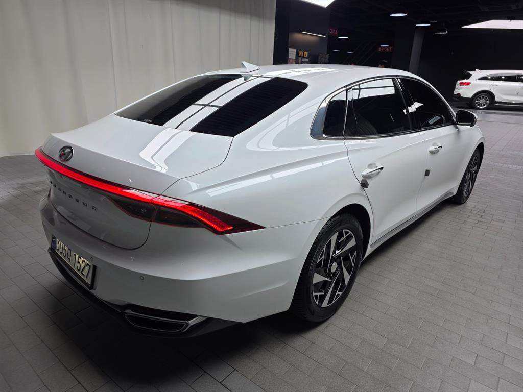 HYUNDAI Grandeur - Vista 4