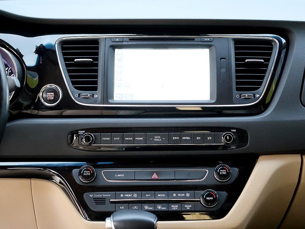 KIA Carnival 2018 Negro - Importación desde Corea - HF Imports Iquique - Foto 8