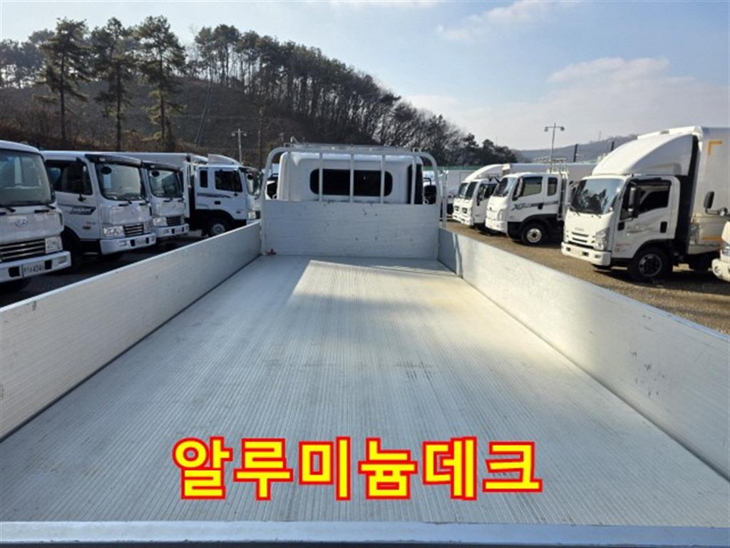 medium and large cargo Cargo 2023 Blanco - Importación desde Corea - HF Imports Iquique - Foto 15