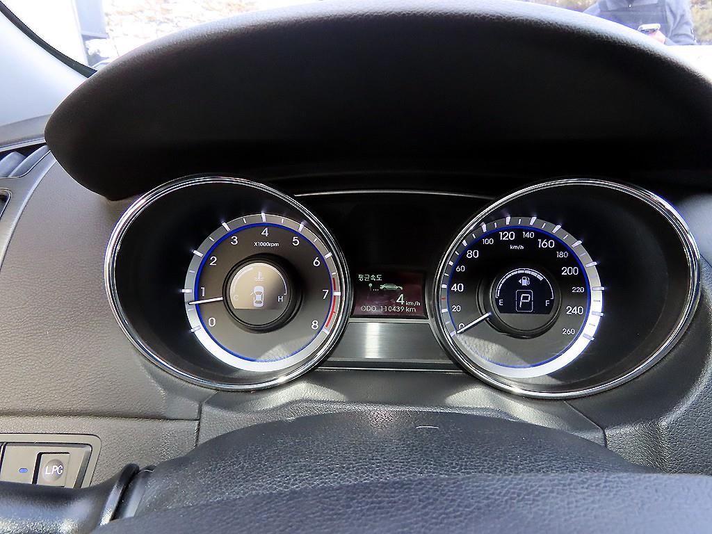 HYUNDAI Sonata - Vista 9